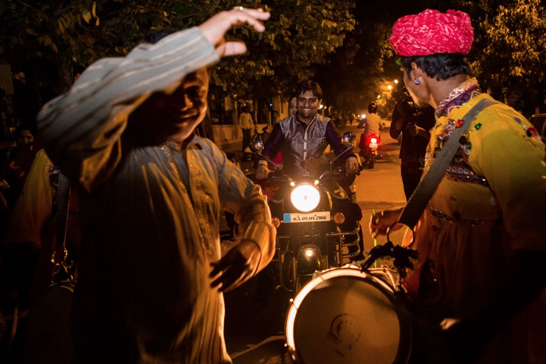 candid-wedding-photographer-bangalore-1067