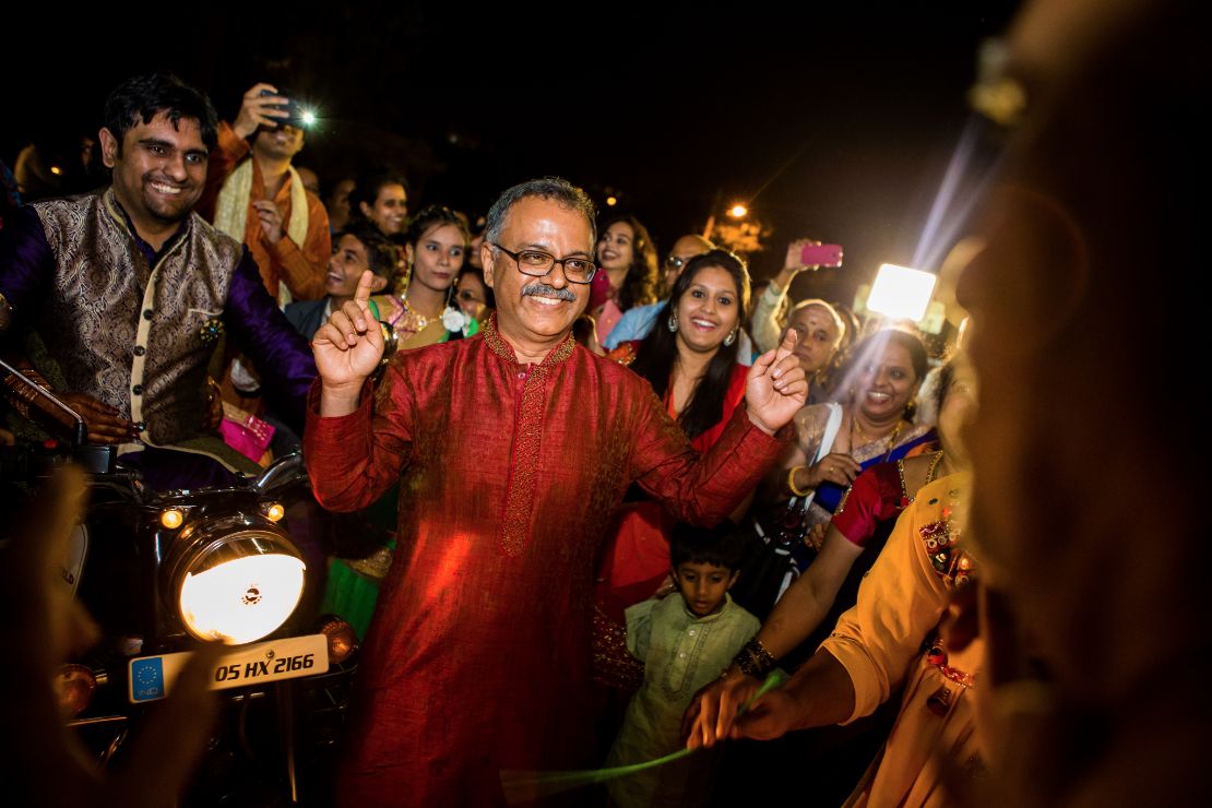 candid-wedding-photographer-bangalore-1081